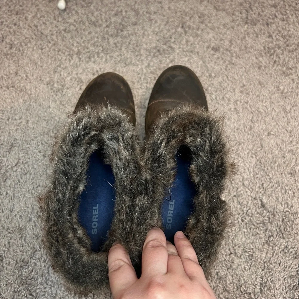 Sorel women’s Joan of Arctic wedgie faux fur bootie size 8